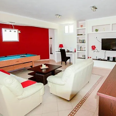 Agios Stefanos Avlioton Sleeps 6 Pool Air Con Villa